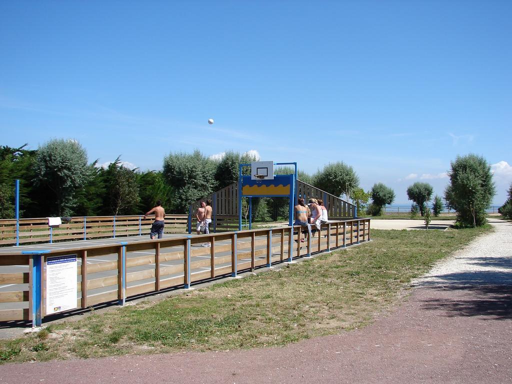 Camping Phare Ouest Saint-Denis-dʼOléron Dış mekan fotoğraf