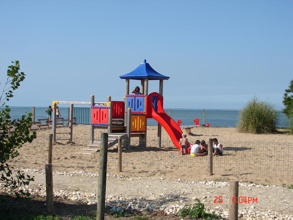 Camping Phare Ouest Saint-Denis-dʼOléron Dış mekan fotoğraf